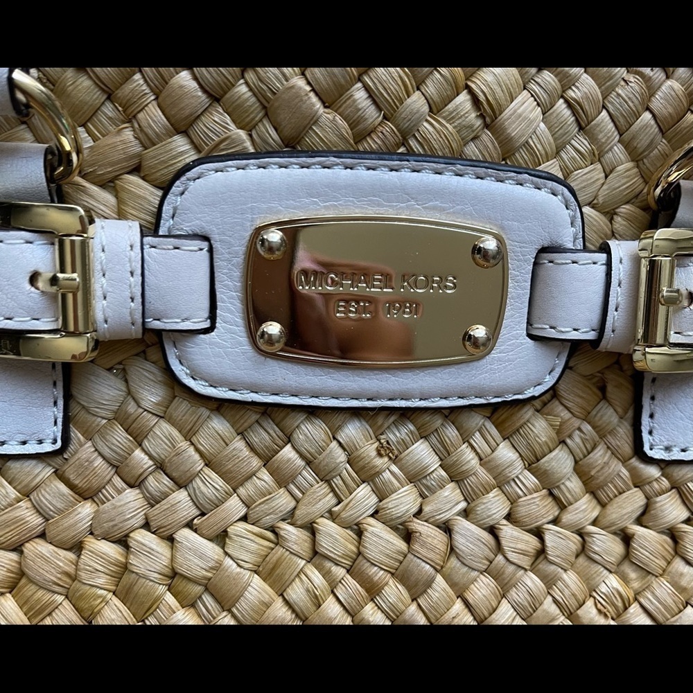 Michael Kors Straw Taco Shaped Bag - Picture 4 of 8